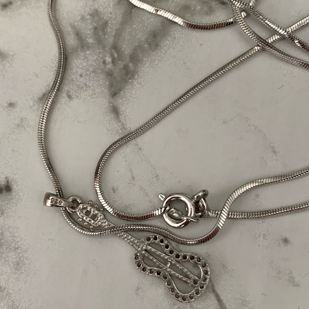 Silver necklace with Guitar pendant - Picture 3 of 4